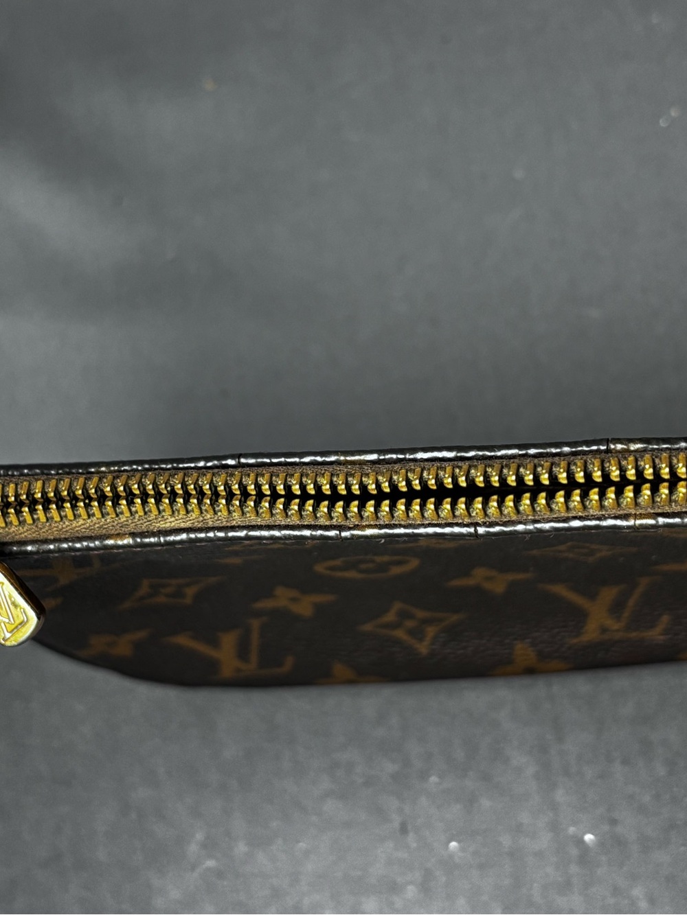 Louis Vuitton Monogram Canvas Wristlet Pouch - Please read description!! - Picture 4 of 7